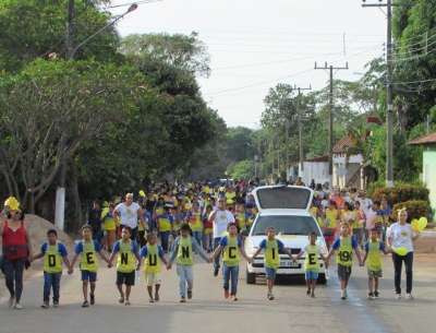 Caminhada em Araguaiana, marca o Dia Nacional de combate ao Abuso sexual contra Crianças e Adolescentes